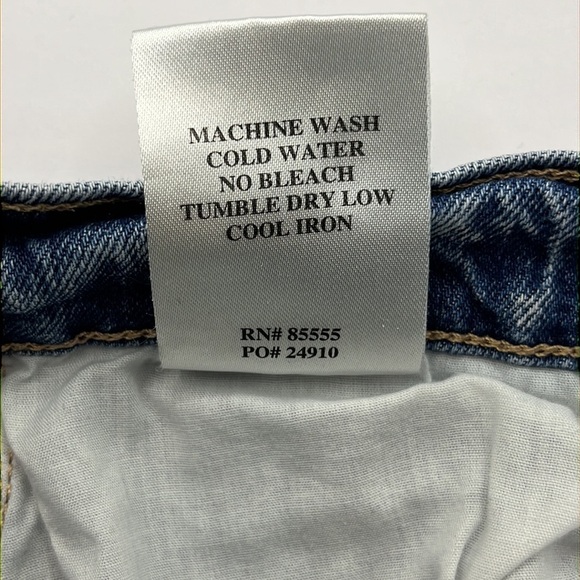 Daze Tough Love High Rise Shorts Size 29 - Picture 11 of 16